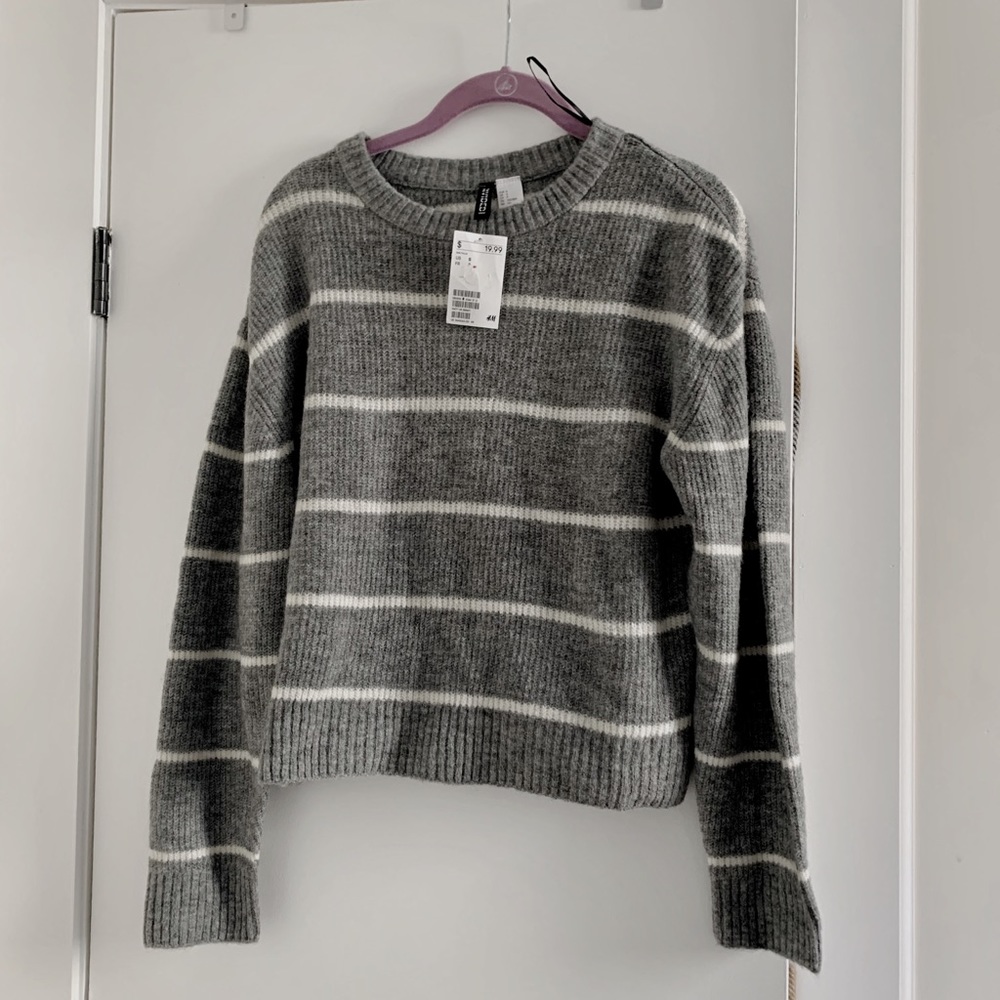⚡️LAST 24 HOURS⚡️ H&M Grey Striped Sweater